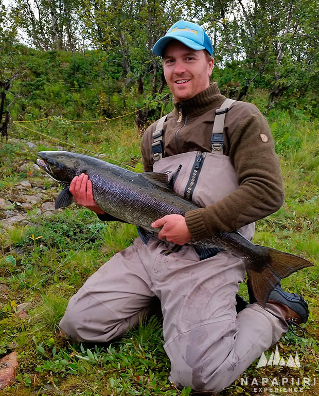 Saumon de 9kg pris à la mouche - Laponie, Suède