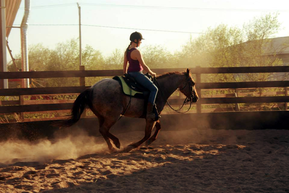 Anu et son cheval Mikelo. © Lucky Ranch
